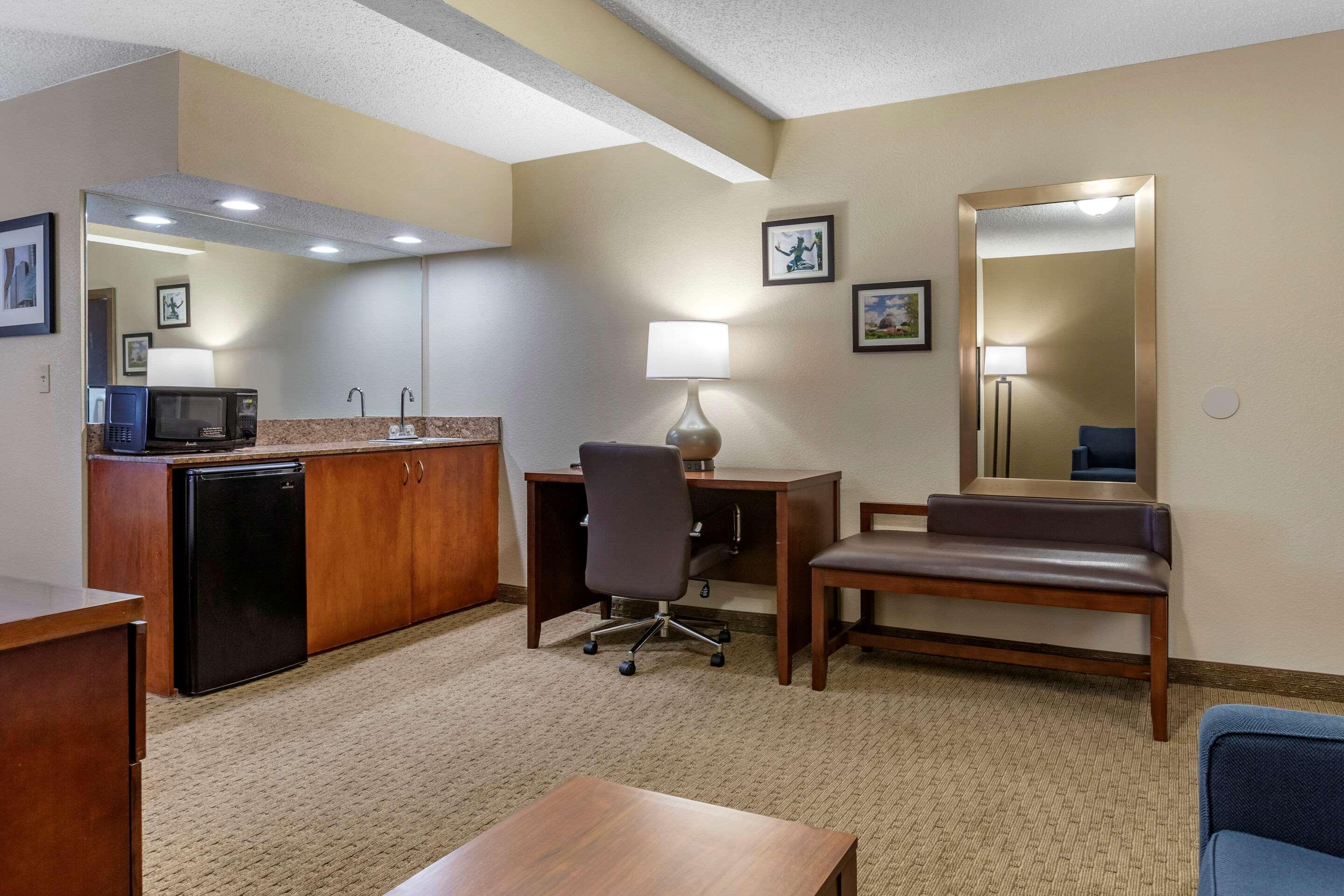 דירבורן Comfort Inn Near Greenfield Village מראה חיצוני תמונה