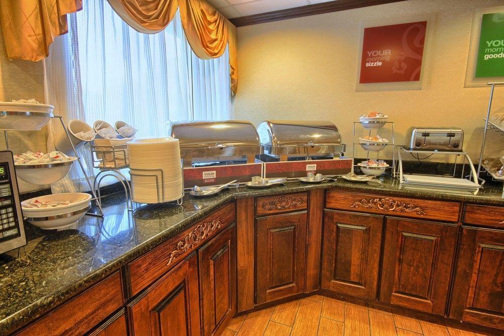 דירבורן Comfort Inn Near Greenfield Village מראה חיצוני תמונה