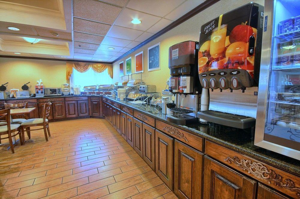 דירבורן Comfort Inn Near Greenfield Village מראה חיצוני תמונה
