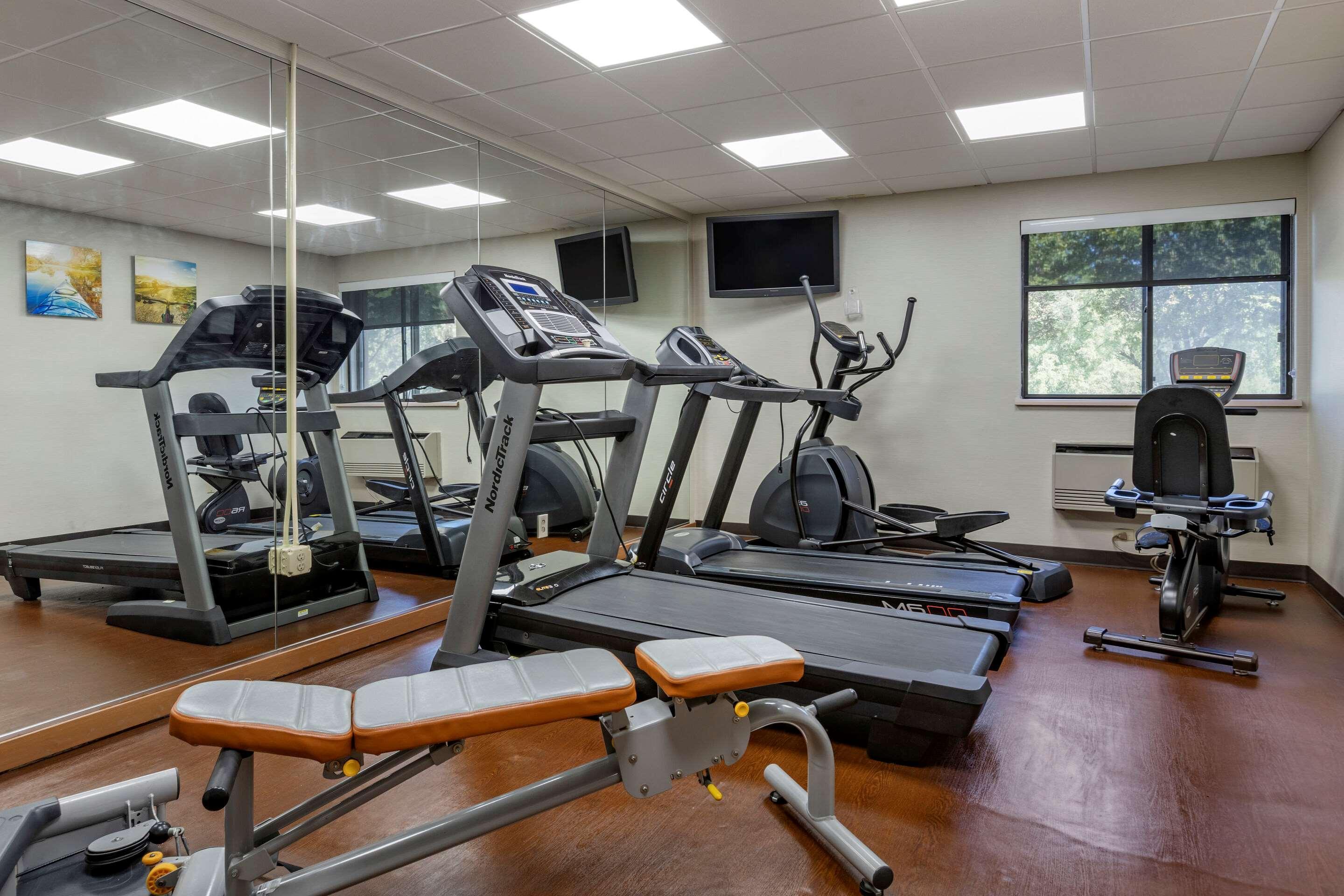 דירבורן Comfort Inn Near Greenfield Village מראה חיצוני תמונה
